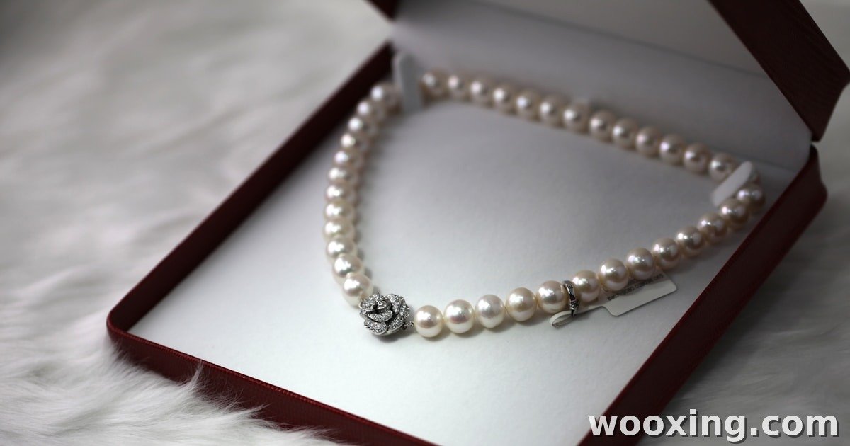 Finding My Calm: How to Choose and Style Amethyst Bracelets - Featured crystal bracelet jewelry image